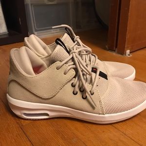 Jordans Boys size 5.5 Womens 6?ish